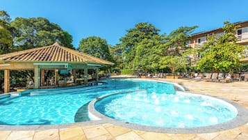 15 ulkouima-allasta, ilmaisia cabañoita, aurinkovarjoja