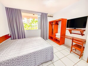 Minibar, in-room safe, blackout curtains, free cots/infant beds - DiRoma Thermas - Direto com o Grupo DiRoma - acesso ao Acqua Park com café da manhã (Caldas Novas)