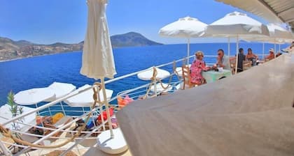 Caretta Hotel