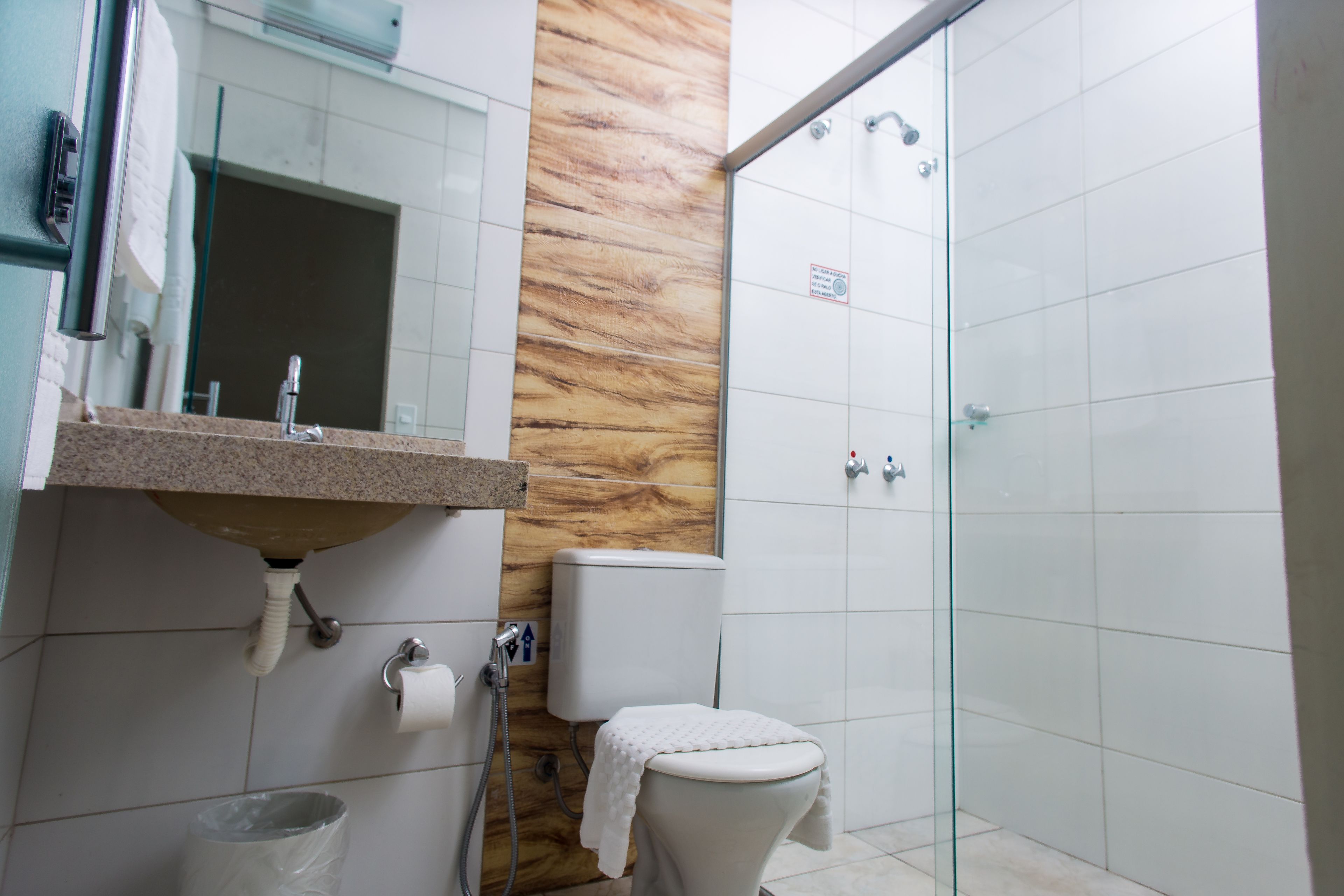 deluxe double room, 1 double bed | bathroom | shower, bidet, towels
