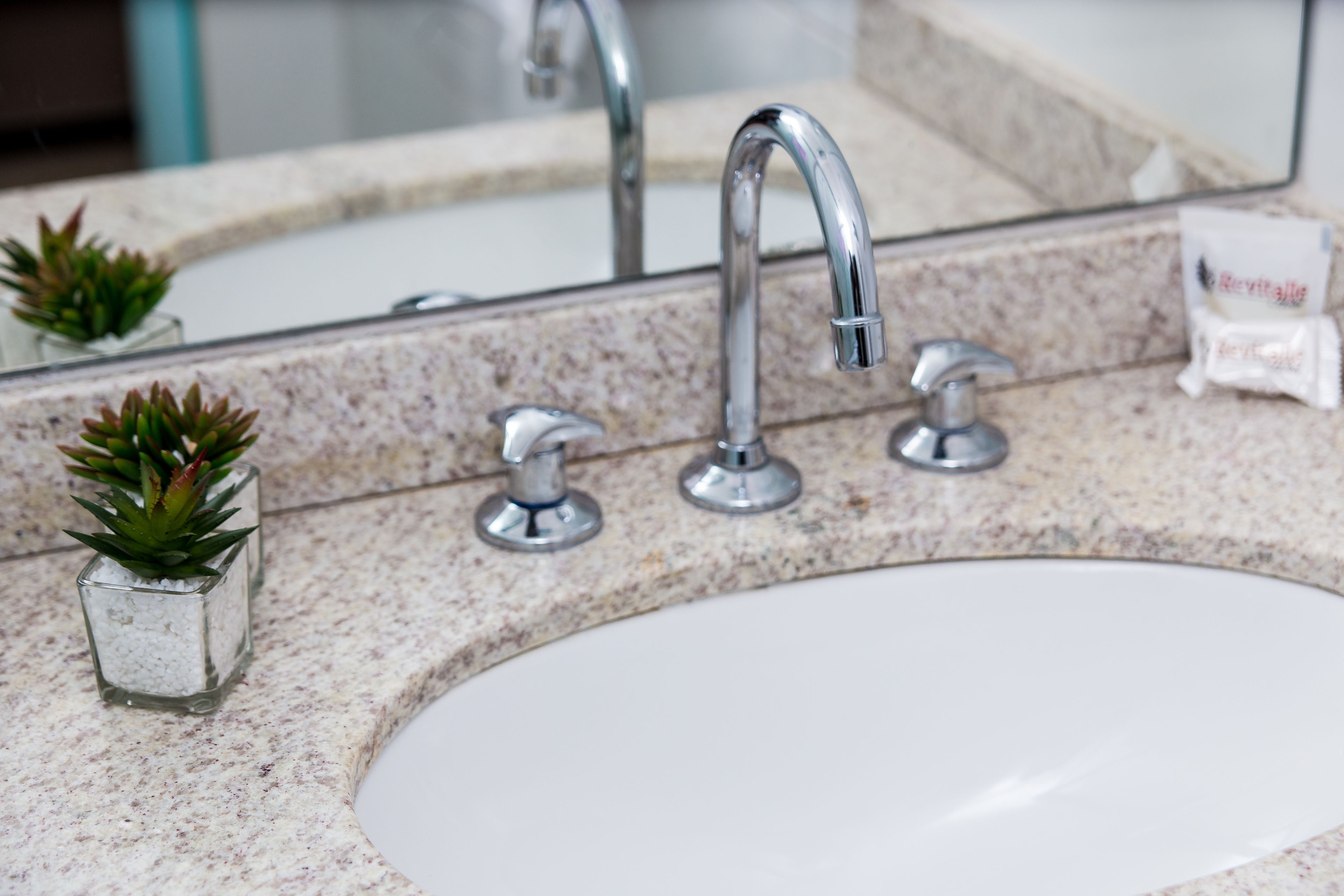 exclusive double or twin room (flat) | bathroom sink