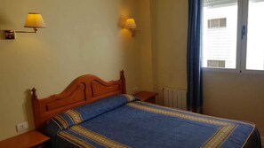 โต๊ะทำงาน, ผ้าม่านกันแสง, เตียงเสริม/เปล, Wi-Fi ฟรี