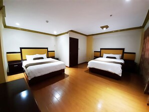Couette en duvet d'oie, coffres-forts dans les chambres, bureau