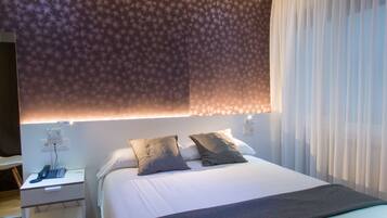 Free cots/infant beds, free WiFi, bed sheets