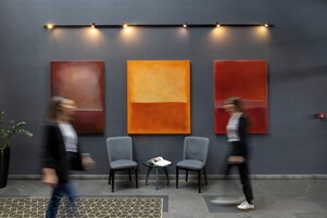 Breakfast, lunch, dinner served; international cuisine 