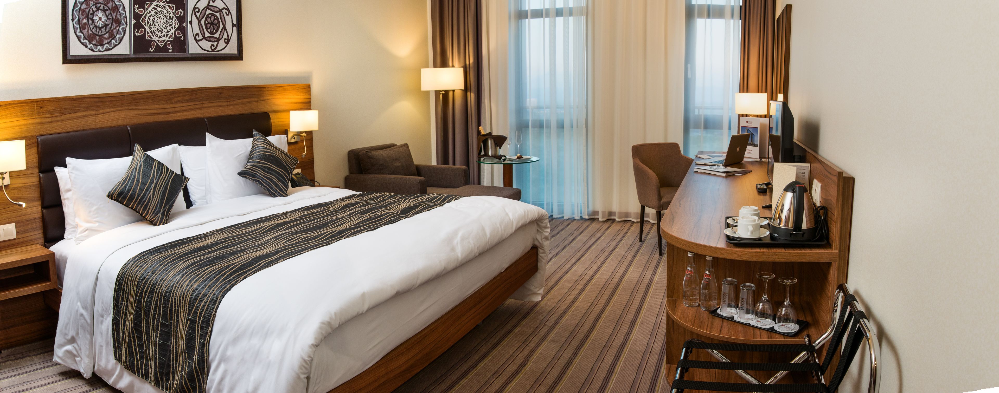 1 bedroom, premium bedding, memory-foam beds, minibar