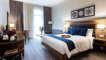 Ylelliset vuodevaatteet, memory foam -patjalliset sängyt, minibaari