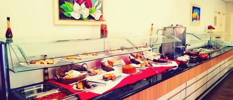 Daily buffet breakfast (BRL 15 per person)