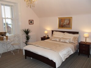 Deluxe Double Room (Dr Hornbooks)