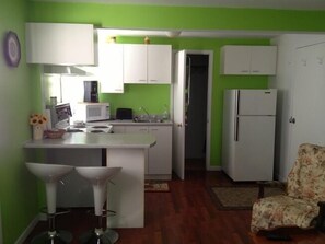 Apartment, 1 Queen-Bett und Schlafsofa, Küche | Eigene Küche | Kühlschrank, Mikrowelle, Ofen, Herdplatte