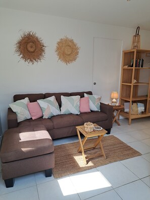Apartamento estándar | Caja fuerte, decoración individual, mobiliario individual