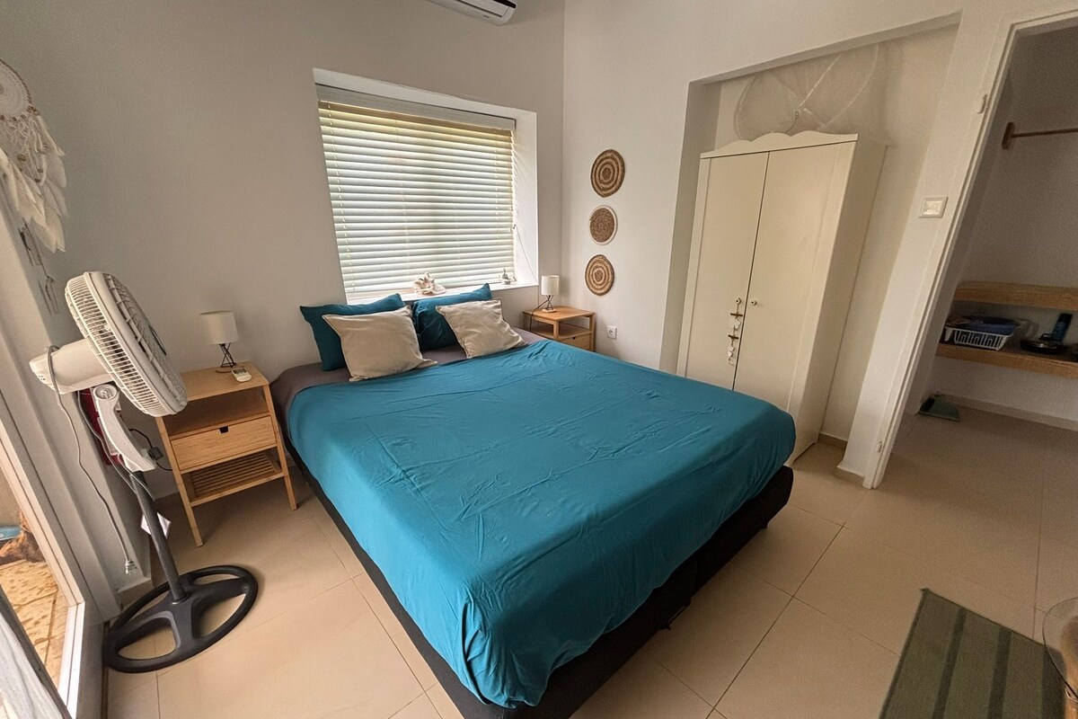 Basic Studio | In-room safe, blackout curtains, soundproofing, free WiFi