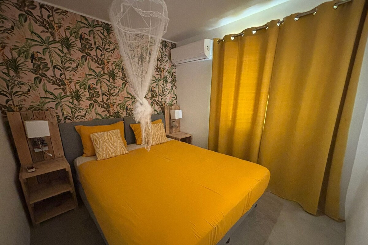 Comfort Apartment | In-room safe, blackout curtains, soundproofing, free WiFi