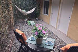 Terrace/patio - Tropica Hotel Boutique - Hostel (Cali)