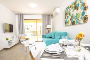 Flat-screen TV - Ona Aquamarina (Vila-Seca)