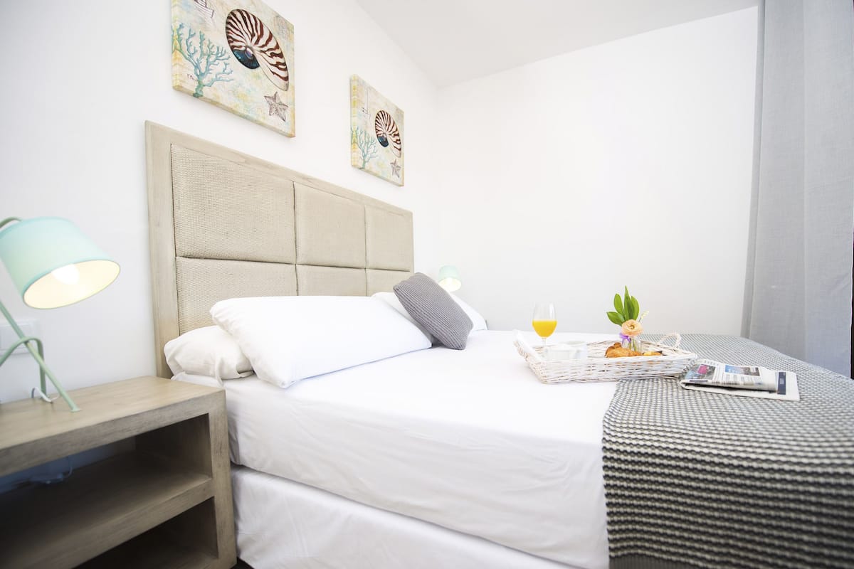 1 bedroom, iron/ironing board, bed sheets