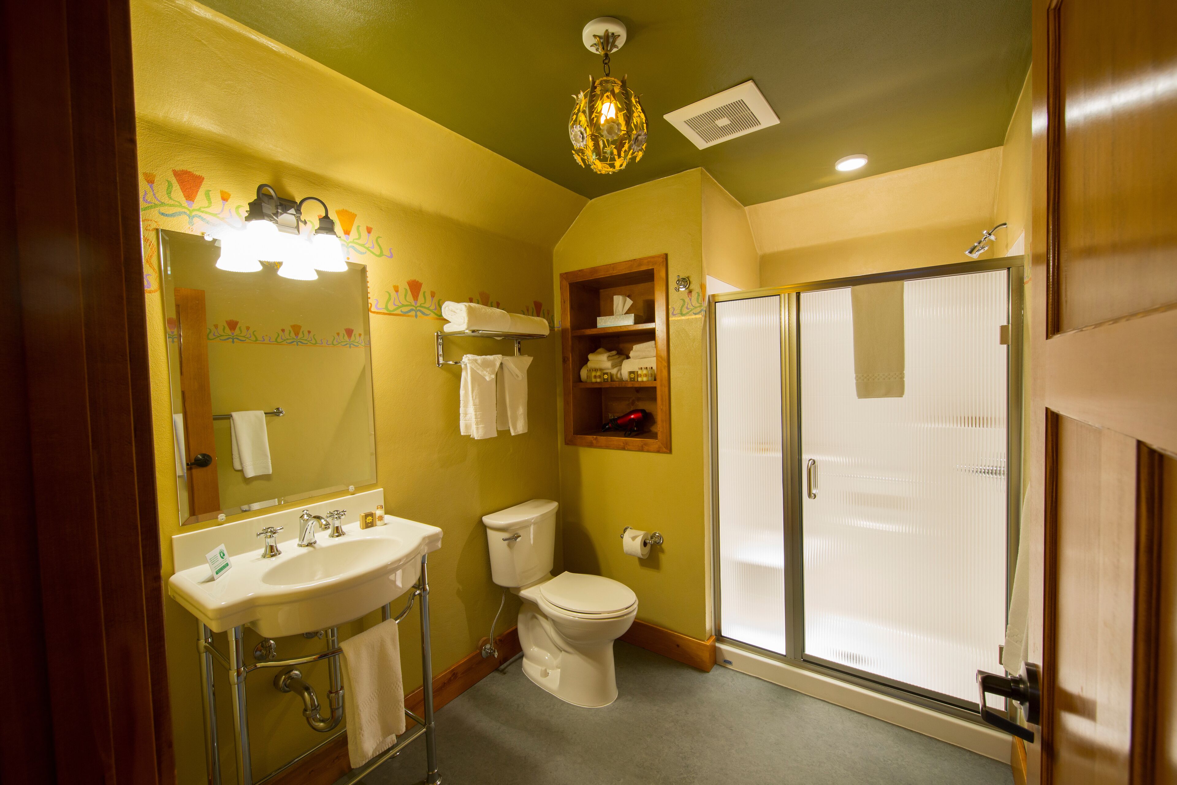 king | bathroom | shower, free toiletries, hair dryer, bathrobes