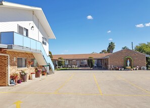 Free self parking - Maria Motel (Moree)