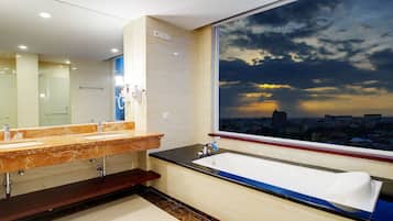 Suite Junior, 1 kamar tidur, sudut | Kamar mandi | Shower, perlengkapan mandi gratis,  dan handuk
