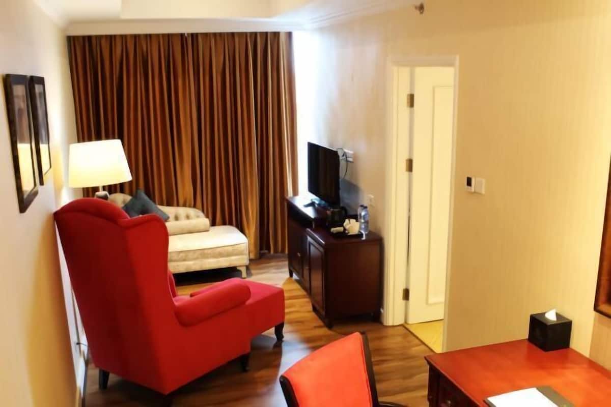 Living area | Flat-screen TV