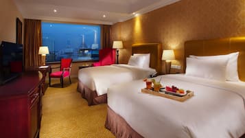 Minibar, in-room safe, desk, free WiFi