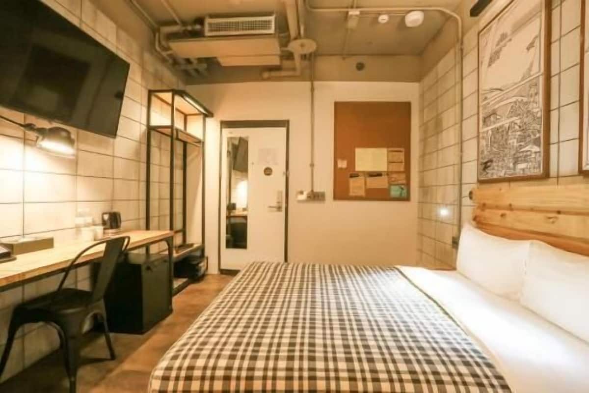 1 bedroom, premium bedding, down comforters, minibar