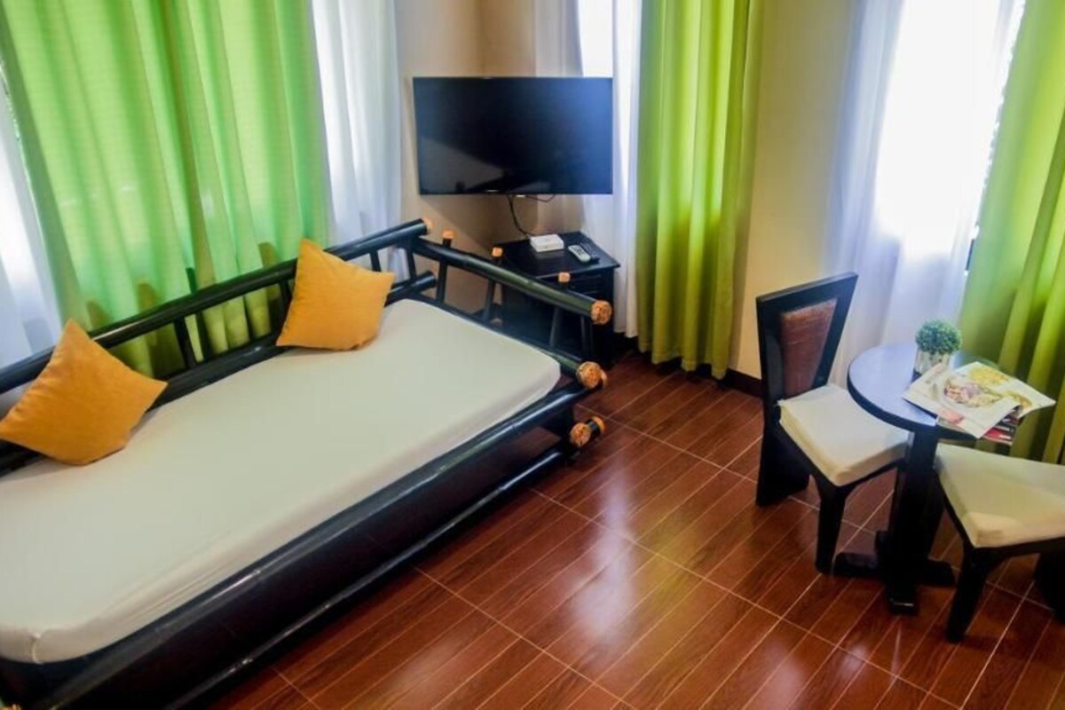 Ropa de cama de alta calidad y minibar 