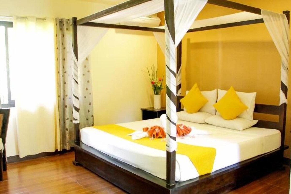 Ropa de cama de alta calidad y minibar 