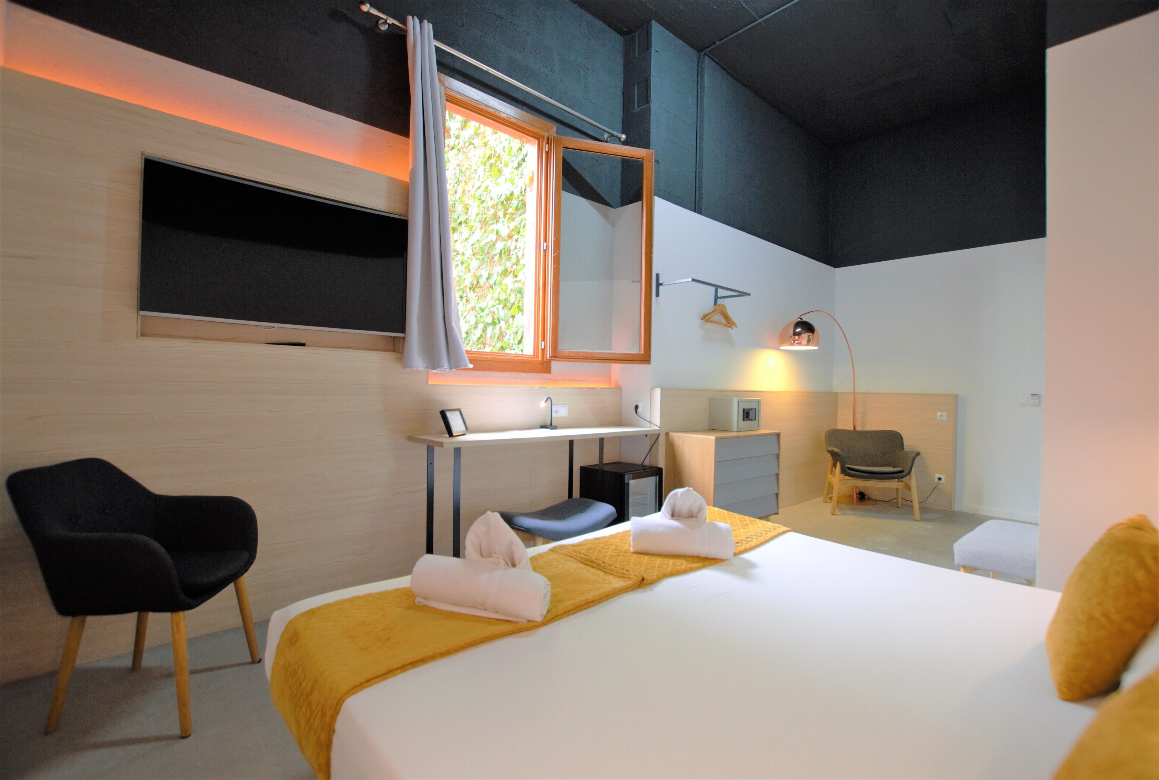 superior double or twin room | minibar, in-room safe, desk, blackout curtains