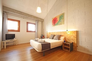 Family Double Room | Minibar, in-room safe, desk, blackout curtains - Brick Palma (Palma de Mallorca)