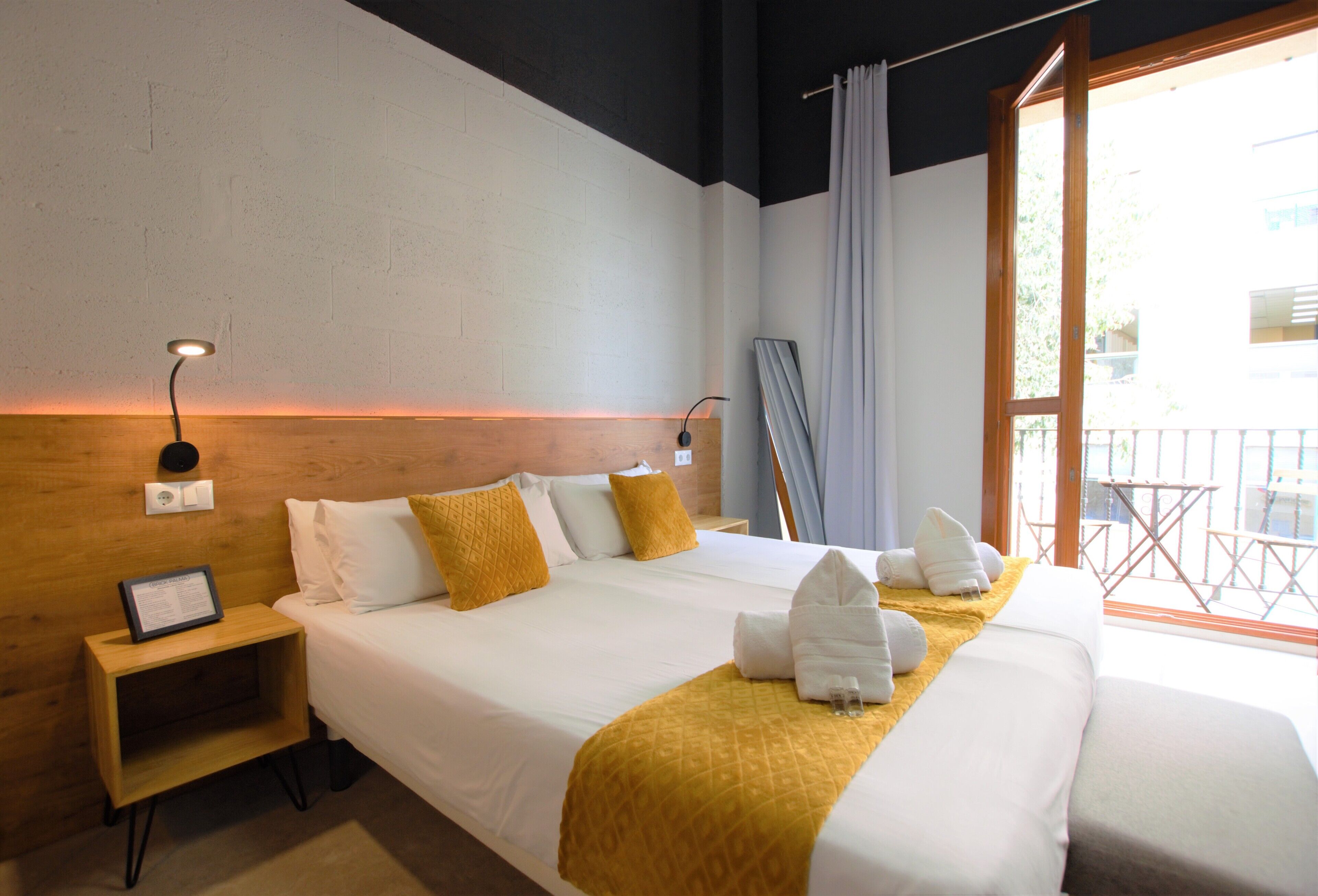 superior double or twin room, balcony | minibar, in-room safe, desk, blackout curtains