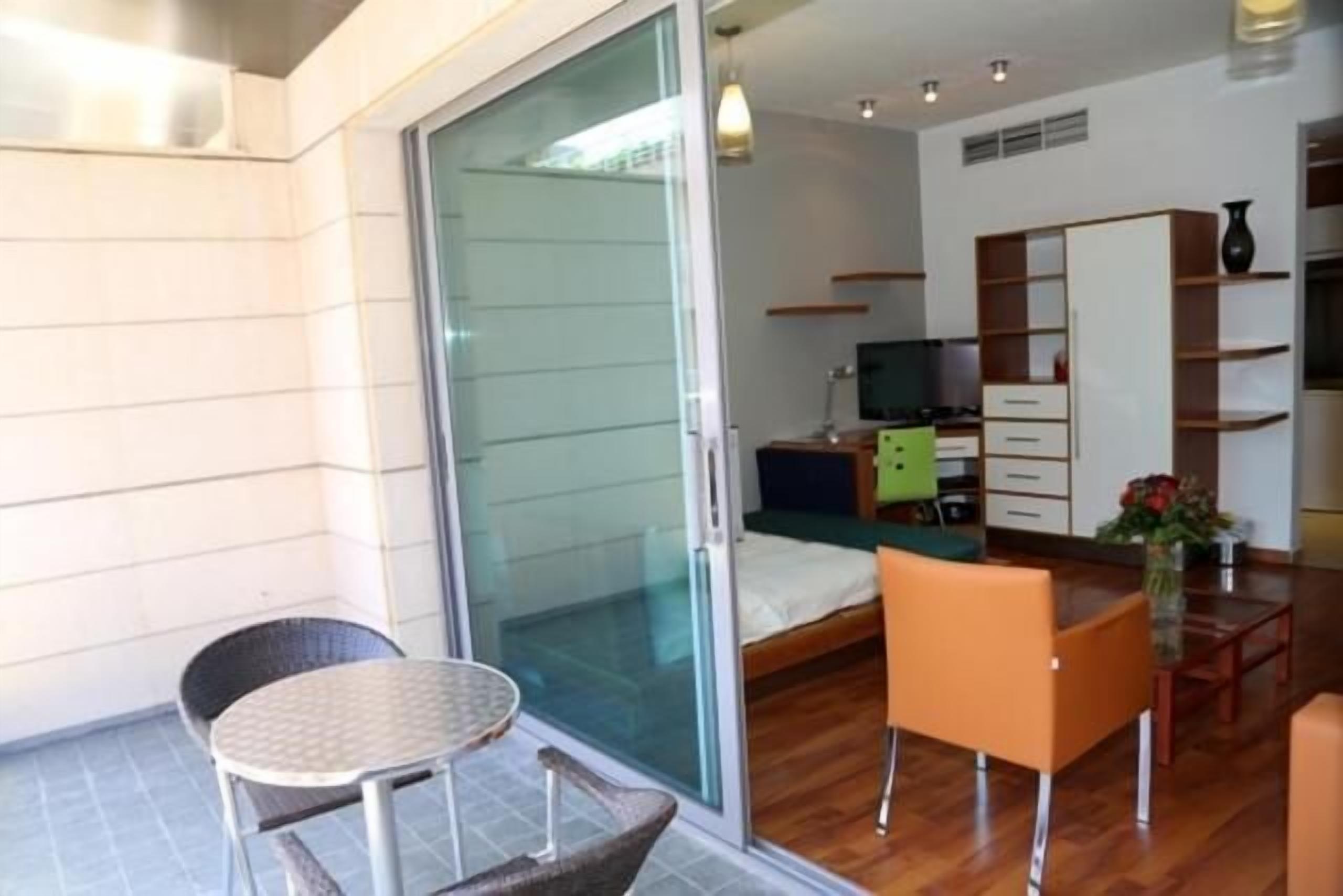 1 bedroom, in-room safe, individually decorated, individually furnished