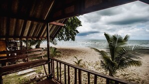 Beach Front |  陽台