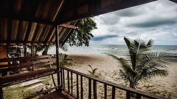 Beach Front | Balcony