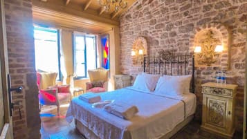 Deluxe Double Room, 1 Double Bed | Free WiFi, bed sheets