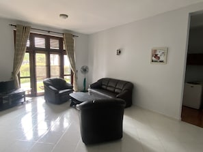 Flat-screen TV - Christima Residence (Negombo)