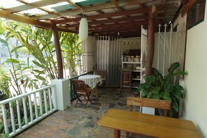 Free daily English breakfast  - Oui's Guesthouse (Luang Prabang)