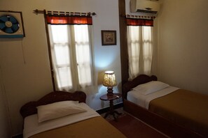 Standard Twin Room - Oui's Guesthouse (Luang Prabang)
