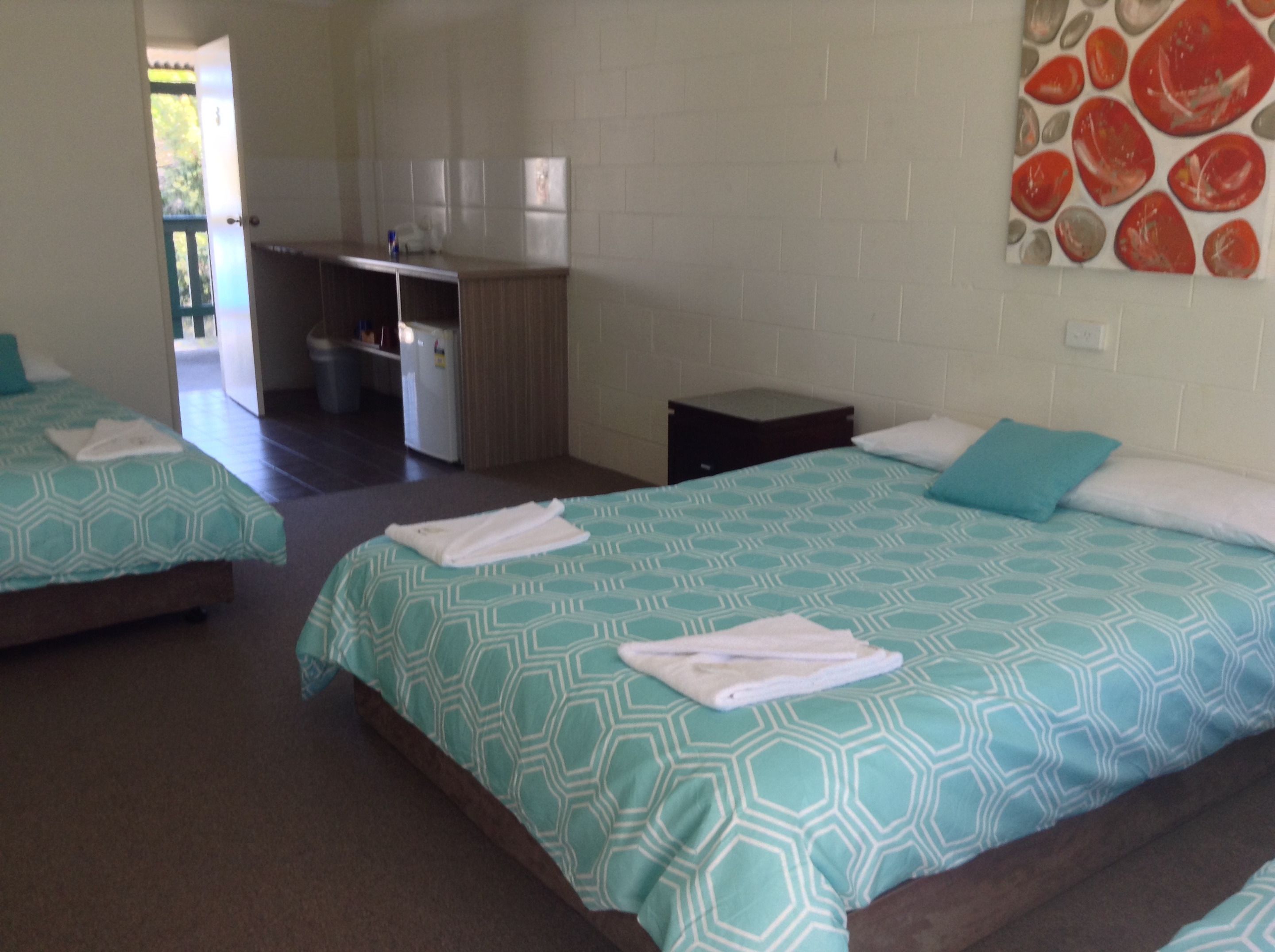 Superior Large Family Room with Ensuite | Free WiFi, bed sheets