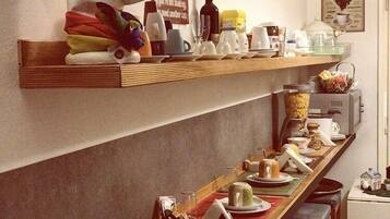 Free daily continental breakfast