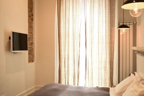 Comfort Double Room | View from room - Belledonne Suite & Gallery (Naples)