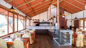 Internationale KĂŒche