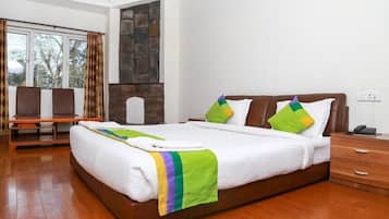 Iron/ironing board, rollaway beds, free WiFi