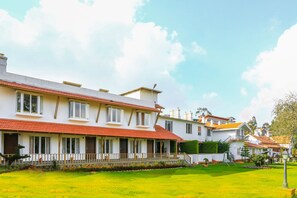 Front of property - Treebo Trend Yantra Leisures (Ooty)