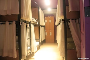 Shared Dormitory (8 Beds) | Iron/ironing board, free WiFi