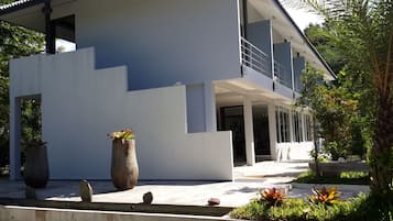 Standard Sea View | Bahagian luar