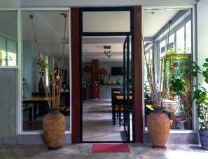 Lobby sitting area - The Theatre Villa (Bang Saphan)