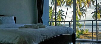 더 씨어터 빌라