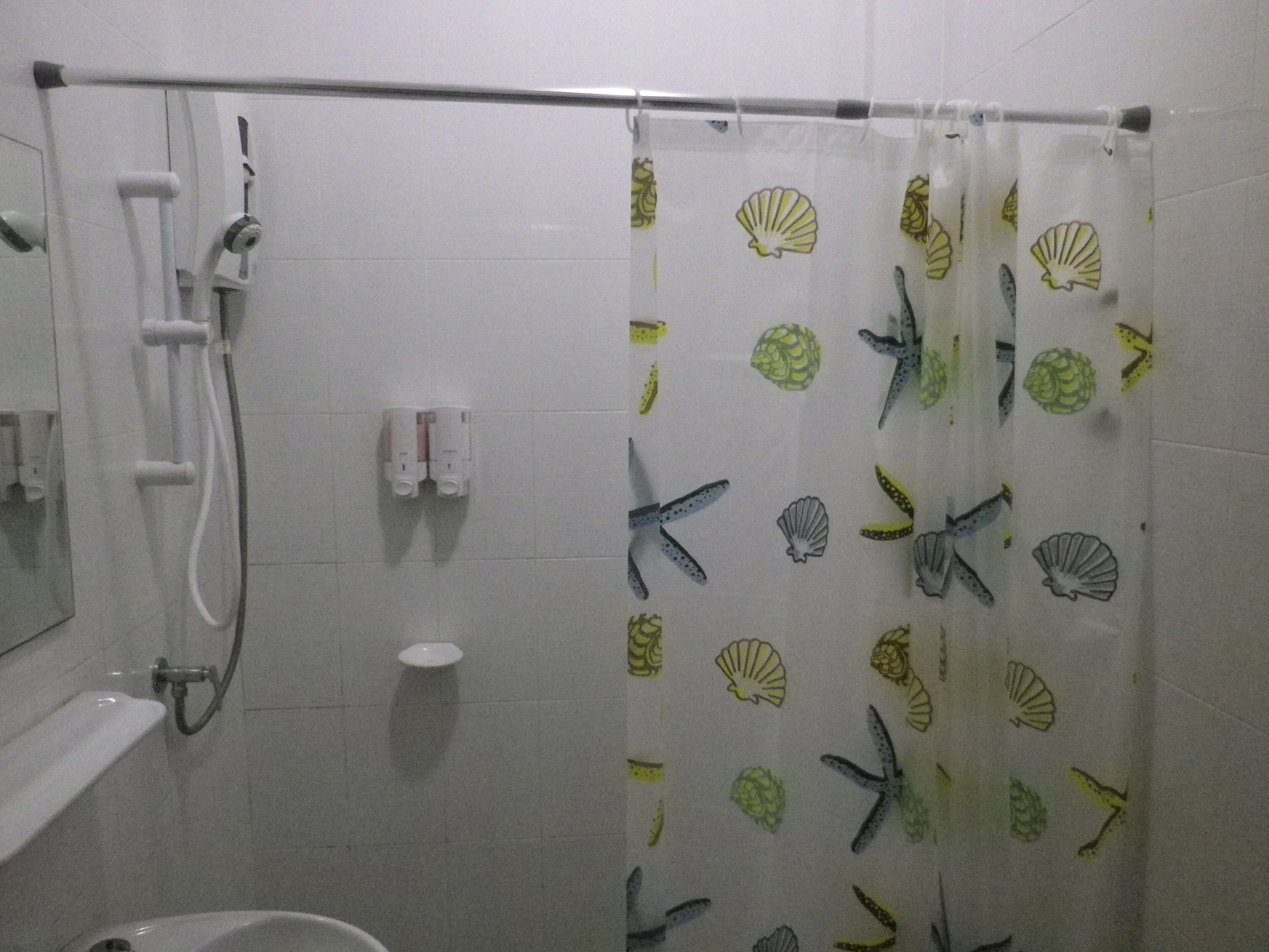 standard  sea  view | bathroom shower