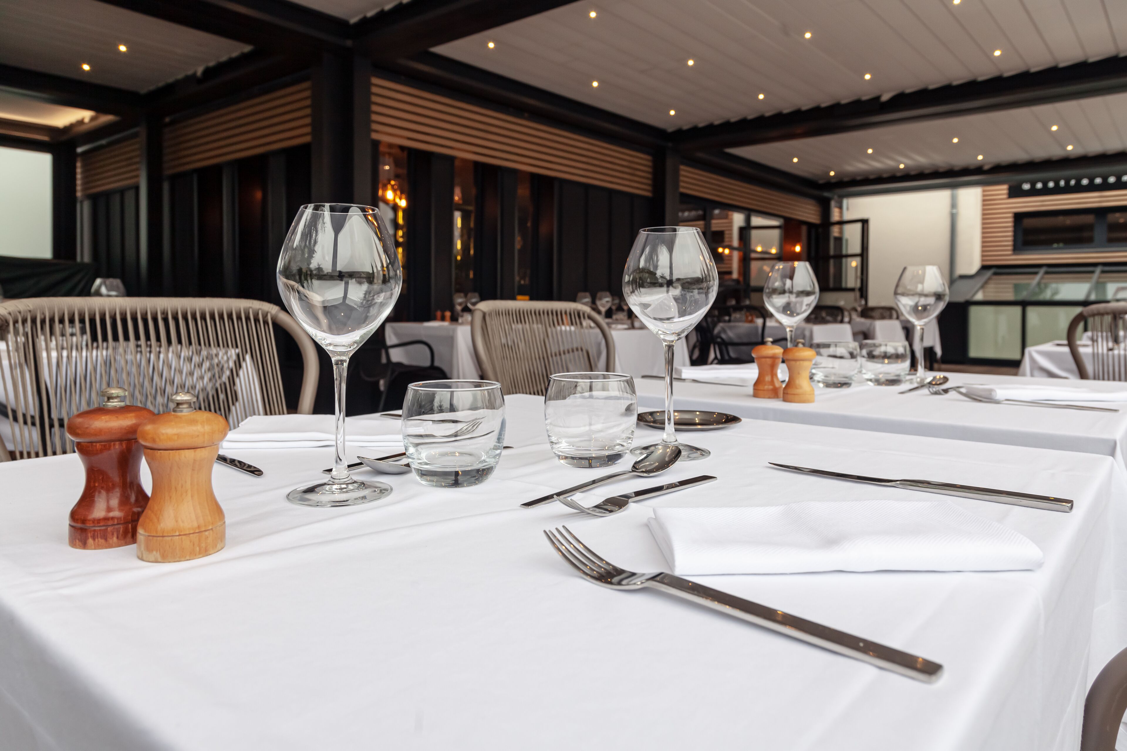 breakfast, lunch and dinner served